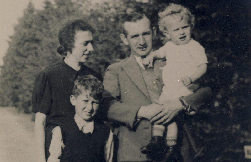 © Torsten Sternberg mit Eltern und Bruder